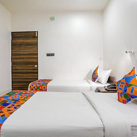 Fabhotel Lotus I Surat Exteriör bild