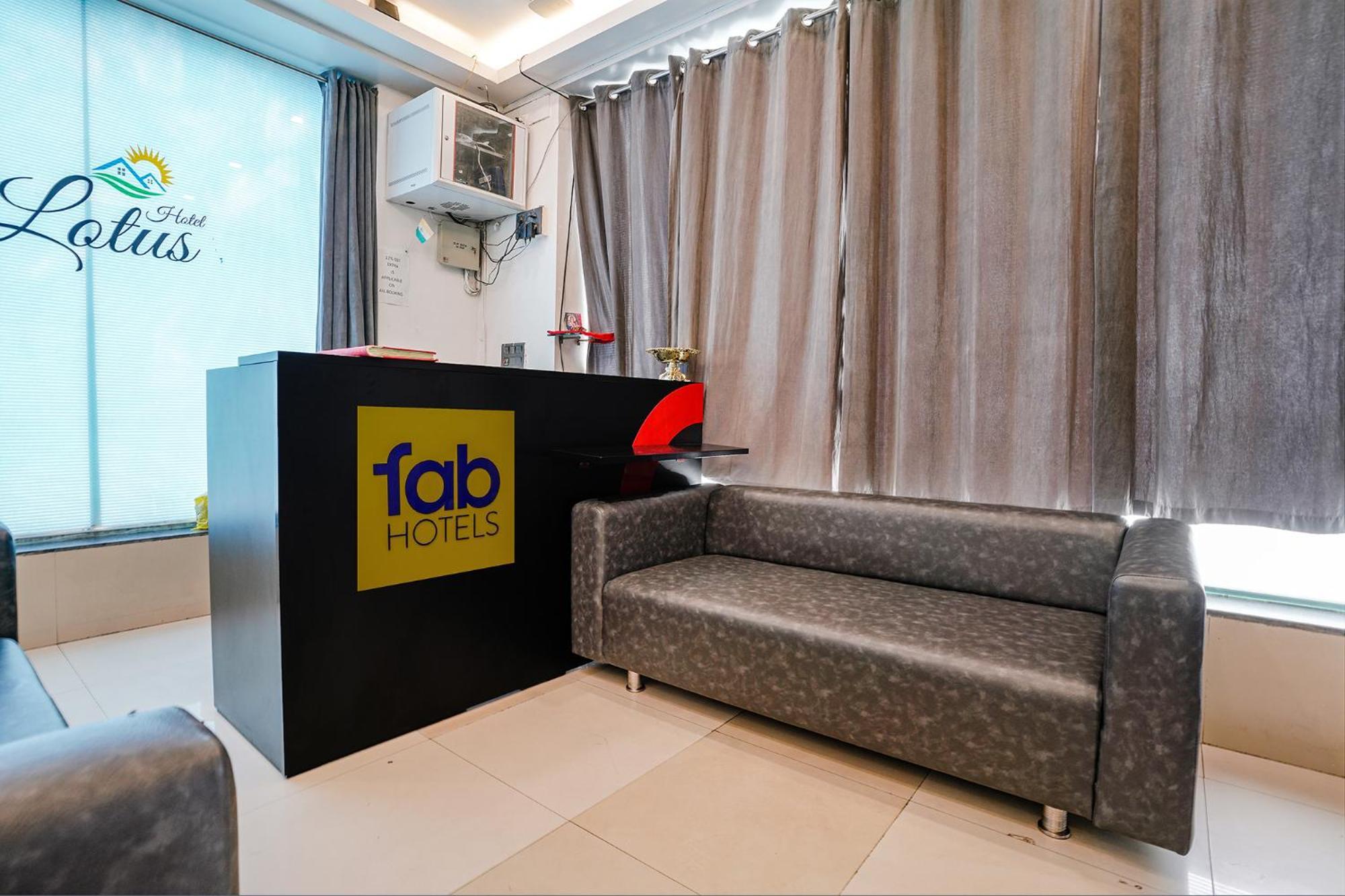 Fabhotel Lotus I Surat Exteriör bild